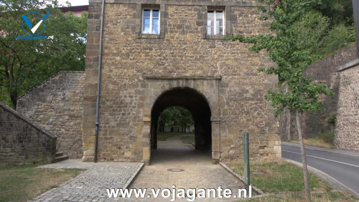 Een overgebleven stadspoort van Luxemburg Stad Een overgebleven stadspoort van Luxemburg Stad