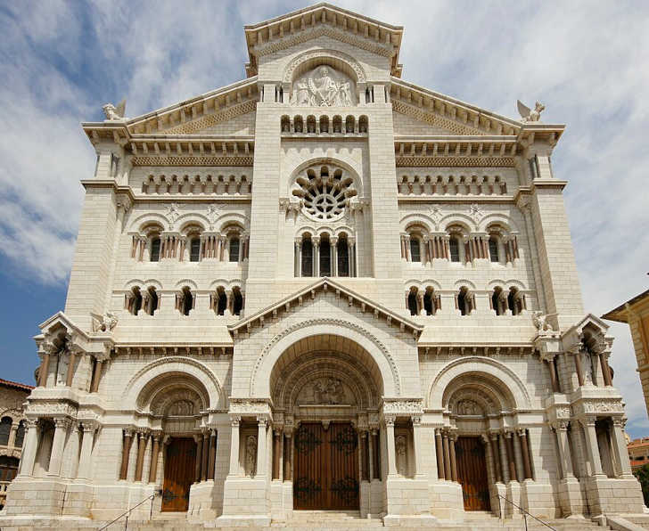 Bezienswaardigheden Monaco: Kathedraal van Onze-Lieve-Vrouw Onbevlekt Ontvangen Bezienswaardigheden Monaco: Kathedraal van Onze-Lieve-Vrouw Onbevlekt Ontvangen