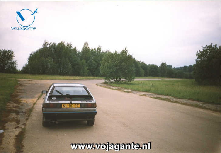 Het verlaten Formule 1-circuit van nijvel, België, in 1998 Het verlaten Formule 1-circuit van nijvel, België, in 1998