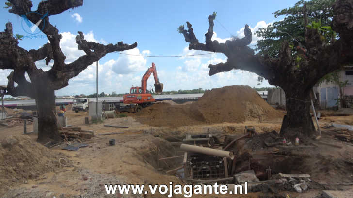 Werkzaamheden langs de Surinamerivier, in het kader van het Paramaribo Urban Rehabilitation Program